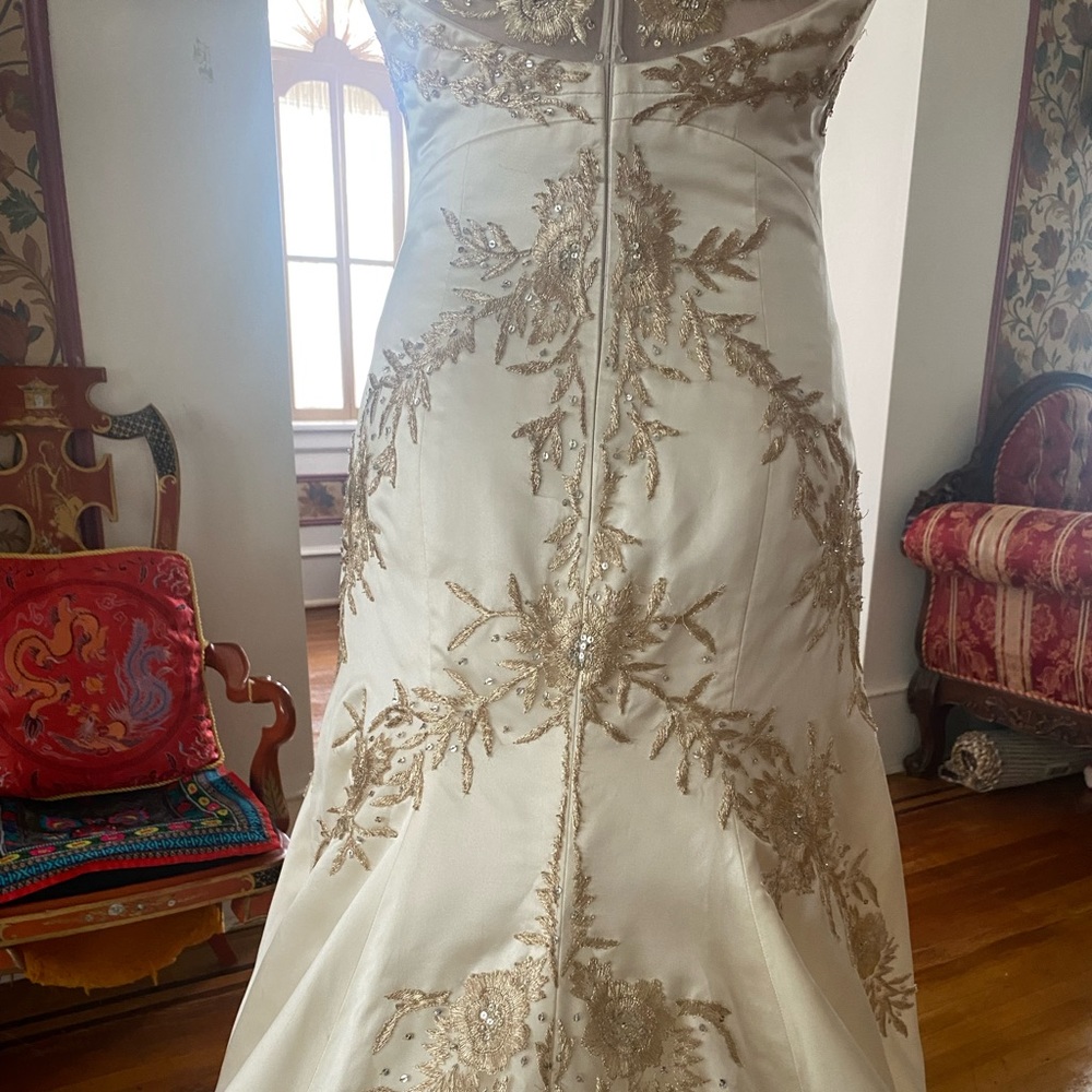 Reem Acra Ivory Satin Bridal Gown with Gold Embroidery and Long Train - Picture 11 of 17